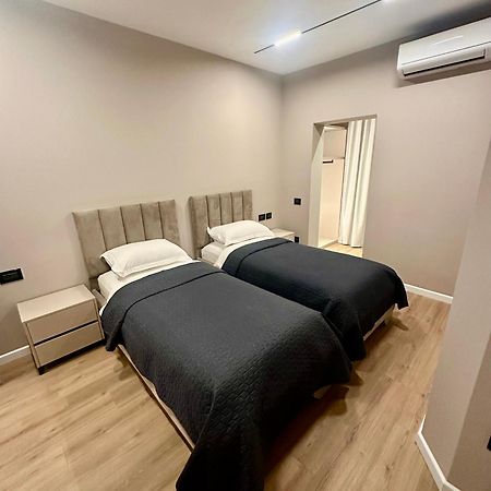 Venis Hotel Tirana Extérieur photo