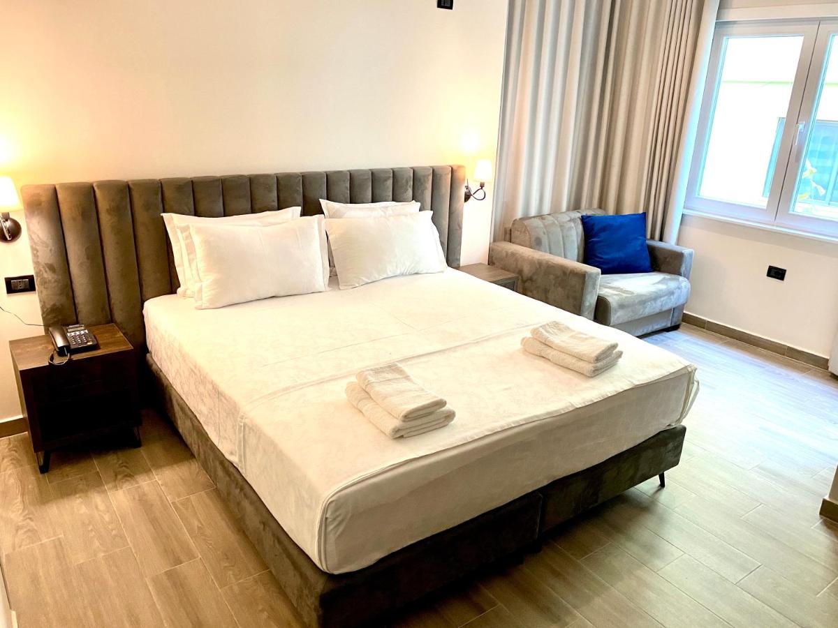 Venis Hotel Tirana Extérieur photo