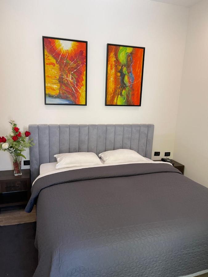 Venis Hotel Tirana Extérieur photo