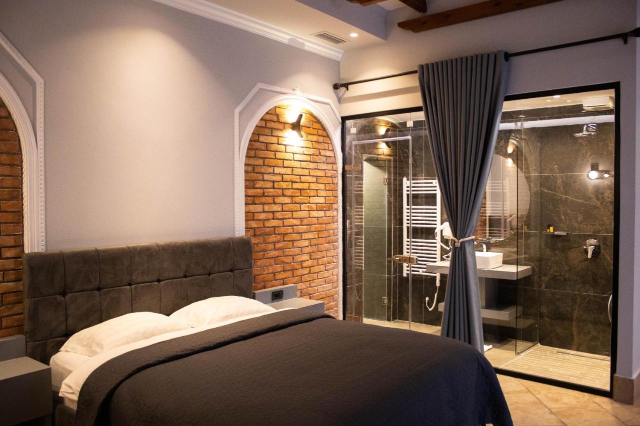 Venis Hotel Tirana Extérieur photo