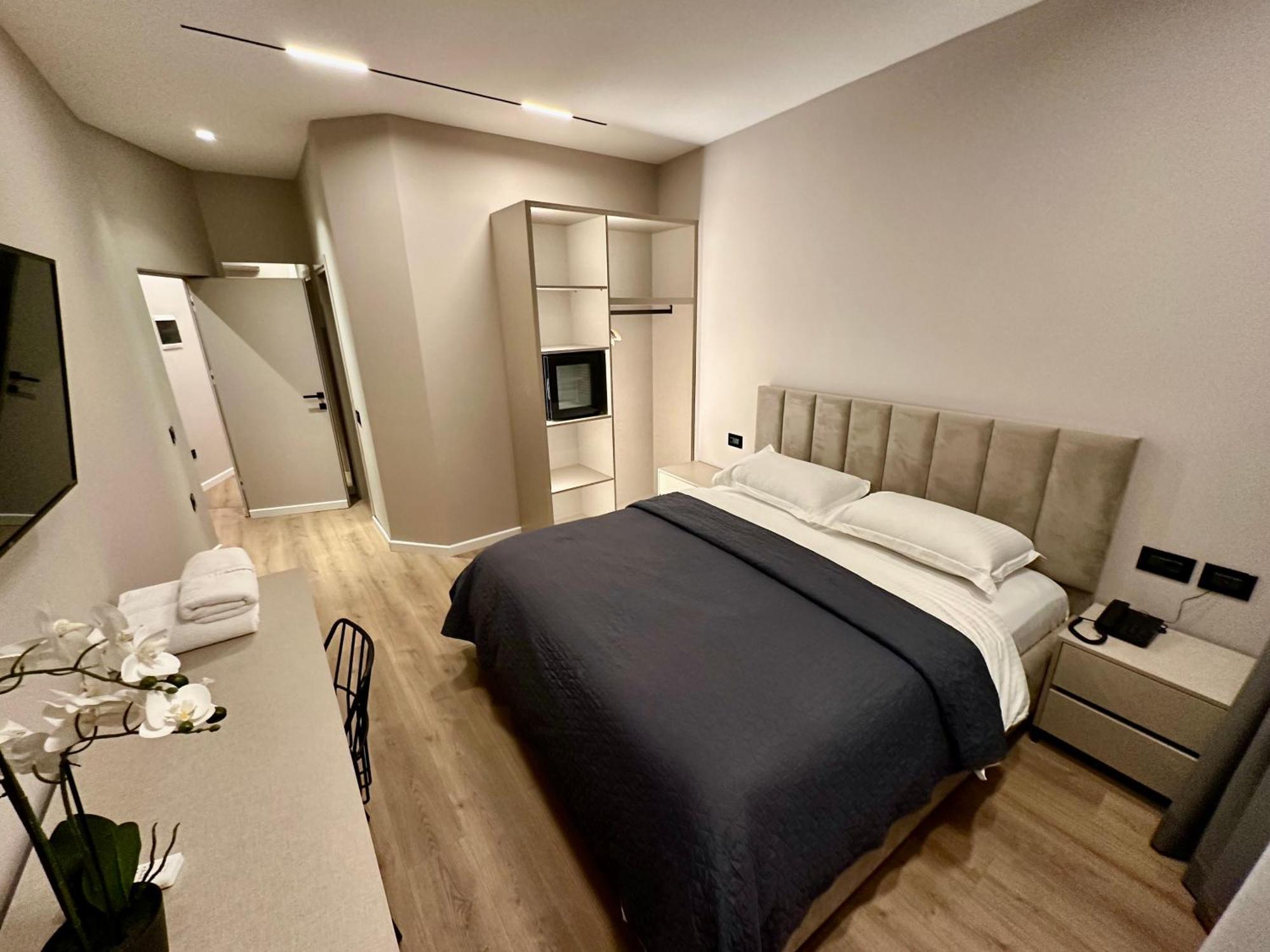 Venis Hotel Tirana Extérieur photo